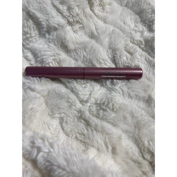 Mally Under Makeup highlighter - Picture 2 of 2